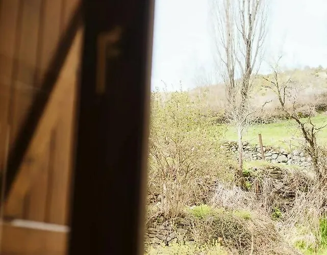 Cantal By Cardi Suites. *