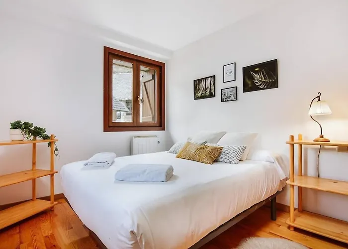 Cantal By Cardi Suites. *