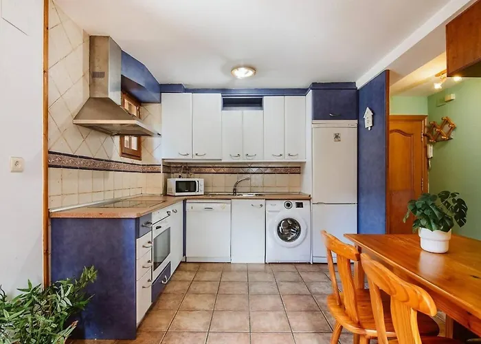 Cantal By Cardi Suites. Lägenhet